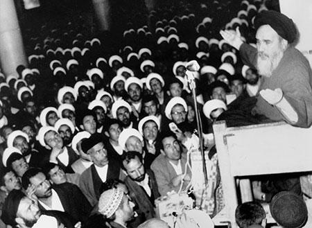 Analysis of Imam Khomeini’s strategy of struggle during the Islamic Revolution